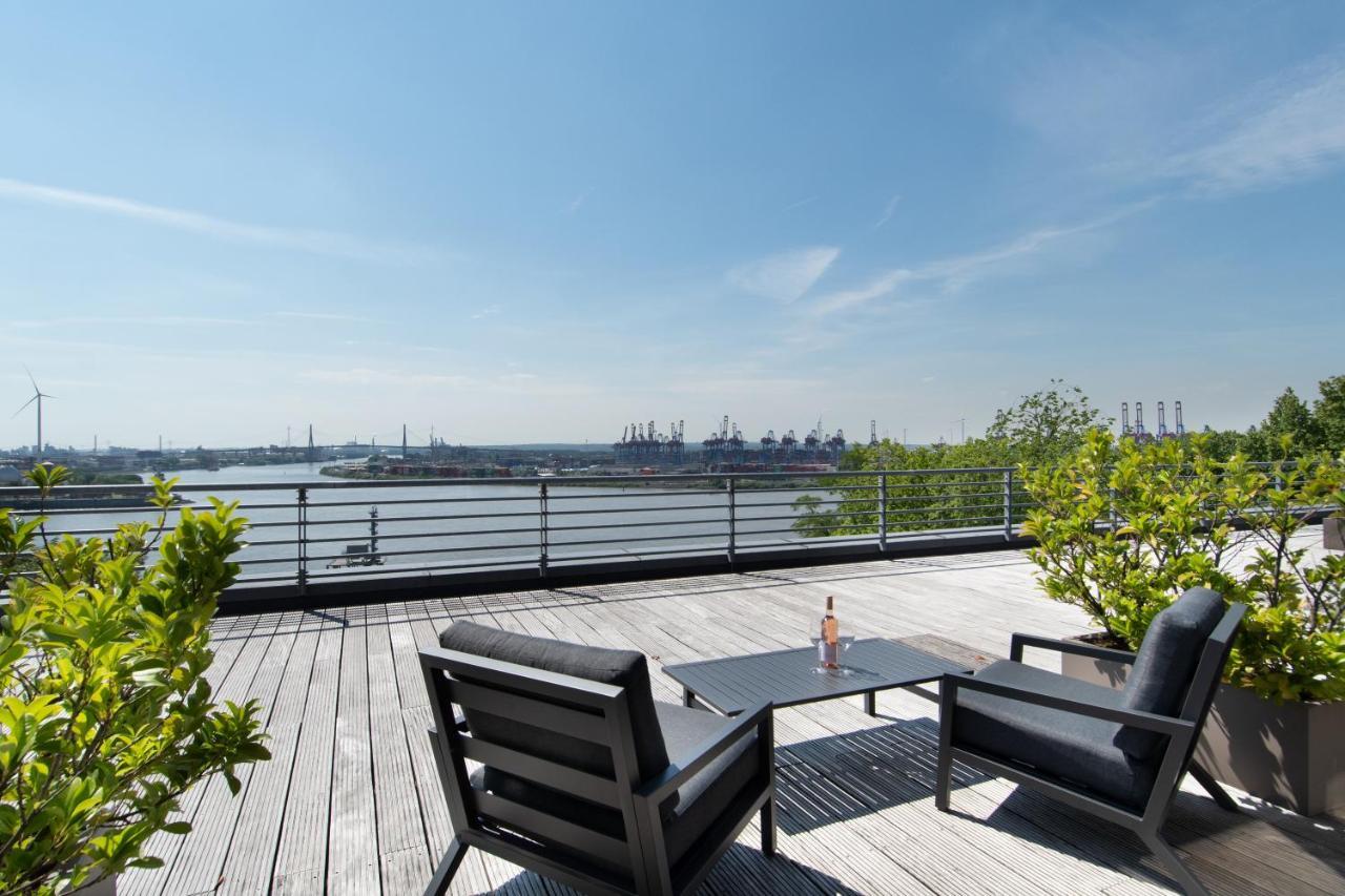 Suite Terrace on the Elbe river