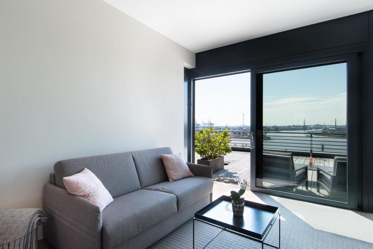 Suite Terrace on the Elbe river